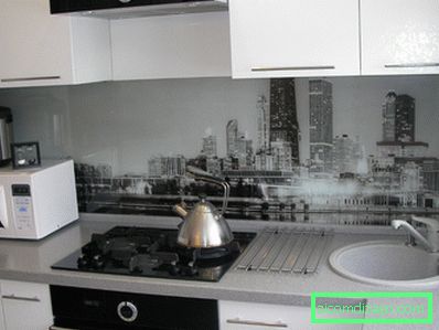 Kuhinja v sivih barvah - fotografije resničnih notranjosti