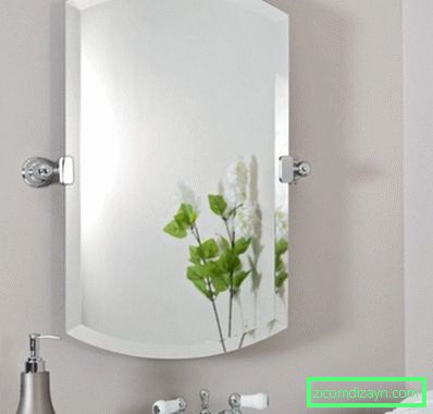 ogledalo v kopalnici